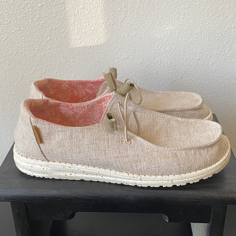 Hey Dude Wendy Beige Shoes with Pink Lining Size 10